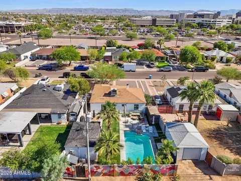 View/Area - 1226 E Almeria Rd, Phoenix, AZ 85006 photo 8 of 13