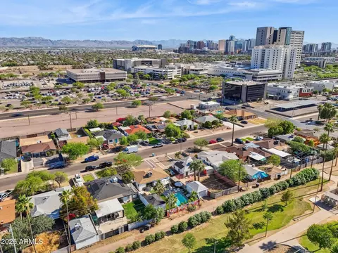 View/Area - 1226 E Almeria Rd, Phoenix, AZ 85006 photo 4 of 13
