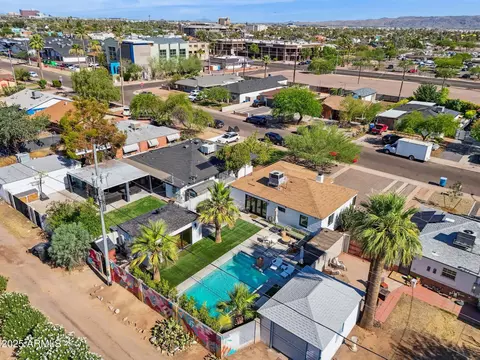 View/Area - 1226 E Almeria Rd, Phoenix, AZ 85006 photo 7 of 13