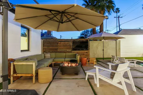 Exterior - 1226 E Almeria Rd, Phoenix, AZ 85006 photo 20 of 23