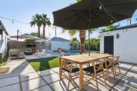 Exterior - 1226 E Almeria Rd, Phoenix, AZ 85006 photo 21 of 23