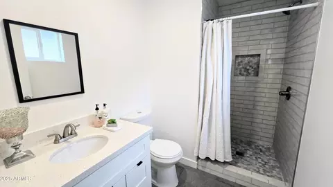Bath - 3128 E Desert Cove Ave, Phoenix, AZ 85028 photo 4 of 9