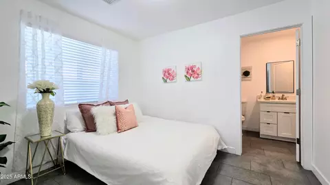 Bedroom - 3128 E Desert Cove Ave, Phoenix, AZ 85028 photo 3 of 10