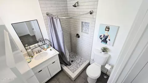 Bath - 3128 E Desert Cove Ave, Phoenix, AZ 85028 photo 6 of 9