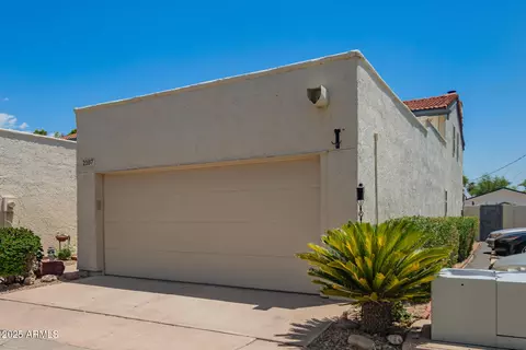 2107 W Lane Ave, Phoenix, AZ 85021