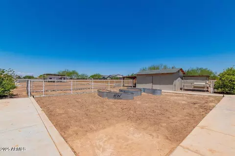 Exterior - 2710 E Cattle Dr, Gilbert, AZ 85297 photo 5 of 6