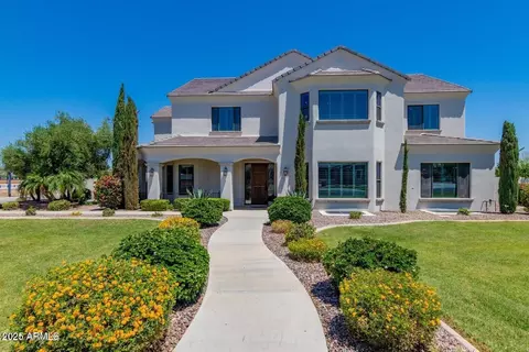 Exterior - 2710 E Cattle Dr, Gilbert, AZ 85297 photo 3 of 6