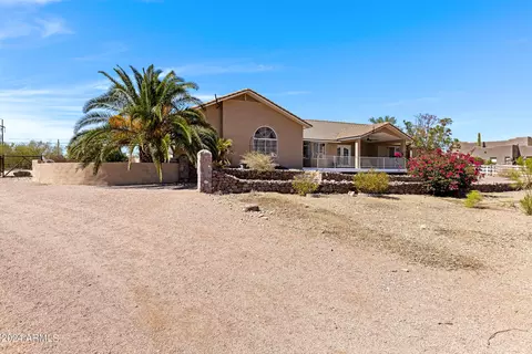 Exterior - 77 S Arroya Rd, Apache Junction, AZ 85119 photo 11 of 21