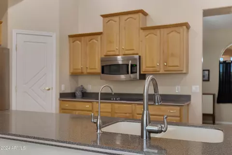 Kitchen - 77 S Arroya Rd, Apache Junction, AZ 85119 photo 3 of 5