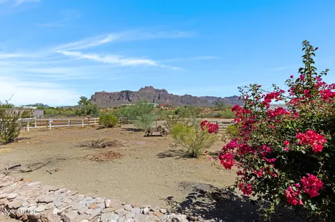 Exterior - 77 S Arroya Rd, Apache Junction, AZ 85119 photo 15 of 21