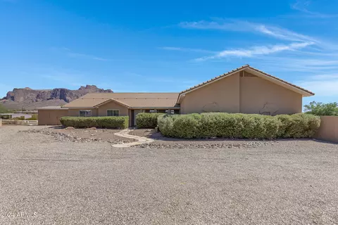 Exterior - 77 S Arroya Rd, Apache Junction, AZ 85119 photo 7 of 21