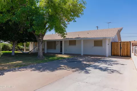 3229 W College Dr, Phoenix, AZ 85017
