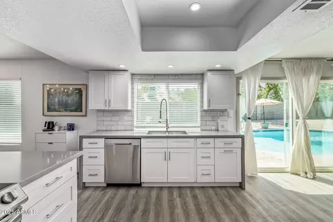 4152 W Crocus Dr, Phoenix, AZ 85053 photo 32