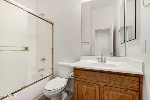 Bath - 2425 W Red Range Way, Phoenix, AZ 85085 photo 3 of 3