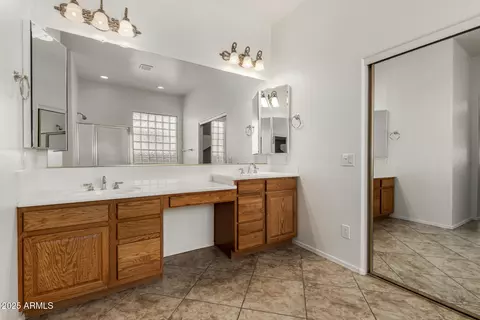 Bath - 2425 W Red Range Way, Phoenix, AZ 85085 photo 1 of 3
