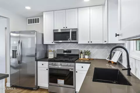 Kitchen - 1359 E Nielson Ave, Mesa, AZ 85204 photo 4 of 4