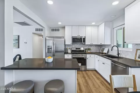Kitchen - 1359 E Nielson Ave, Mesa, AZ 85204 photo 2 of 4