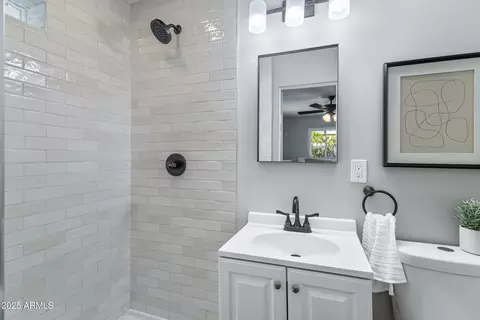Bath - 1359 E Nielson Ave, Mesa, AZ 85204 photo 1 of 2