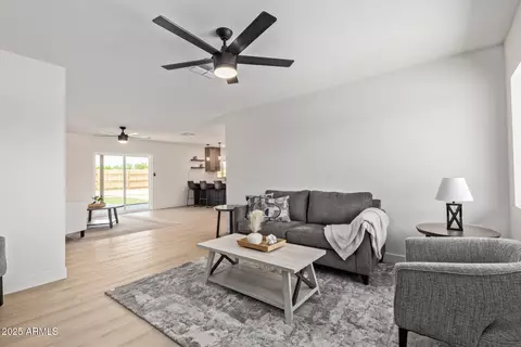 Living - 802 E Navajo Ave, Apache Junction, AZ 85119 photo 2 of 4