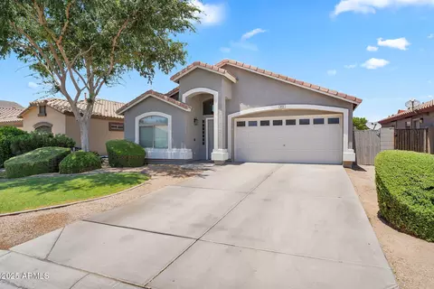 472 E Jeanne Ln, San Tan Valley, AZ 85140
