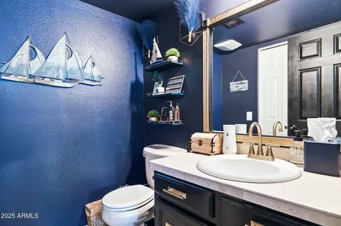 Bath - 7756 N 19th Ln, Phoenix, AZ 85021 photo 1 of 5