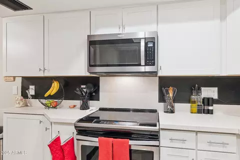 Kitchen - 7756 N 19th Ln, Phoenix, AZ 85021 photo 3 of 3