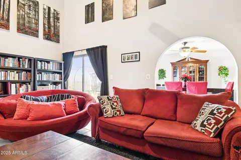 Living - 7756 N 19th Ln, Phoenix, AZ 85021 photo 3 of 5