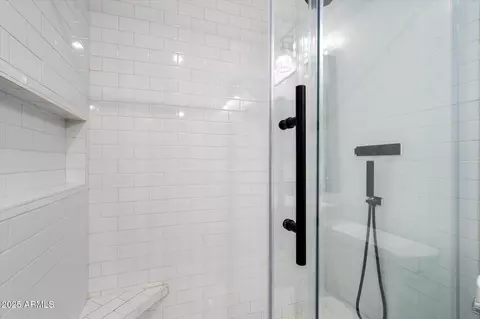 Bath - 705 E Gardenia Dr, Phoenix, AZ 85020 photo 3 of 3