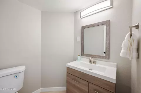 Bath - 4319 E Tanglewood Dr, Phoenix, AZ 85048 photo 3 of 3