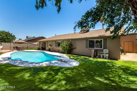4016 W Cholla St, Phoenix, AZ 85029