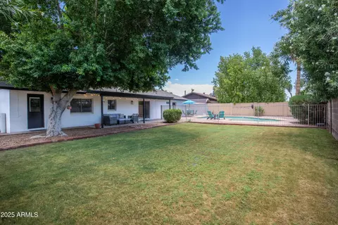 Exterior - 2809 E Hillery Dr, Phoenix, AZ 85032 photo 5 of 10