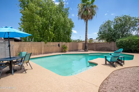 Exterior - 2809 E Hillery Dr, Phoenix, AZ 85032 photo 8 of 10