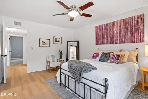 Bedroom - 2809 E Hillery Dr, Phoenix, AZ 85032 photo 2 of 4