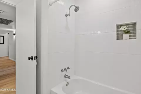 Bath - 2809 E Hillery Dr, Phoenix, AZ 85032 photo 4 of 4