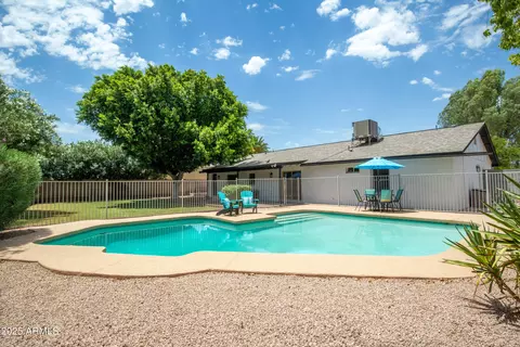 Exterior - 2809 E Hillery Dr, Phoenix, AZ 85032 photo 9 of 10