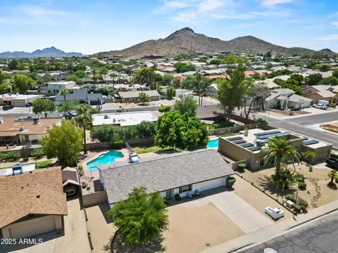 View/Area - 2809 E Hillery Dr, Phoenix, AZ 85032 photo 2 of 4