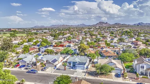 View/Area - 1457 E Utopia Rd, Phoenix, AZ 85024 photo 4 of 6