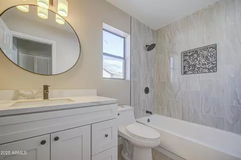 Bath - 1457 E Utopia Rd, Phoenix, AZ 85024 photo 1 of 5