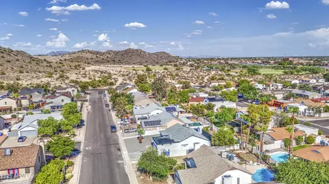 View/Area - 1457 E Utopia Rd, Phoenix, AZ 85024 photo 3 of 6