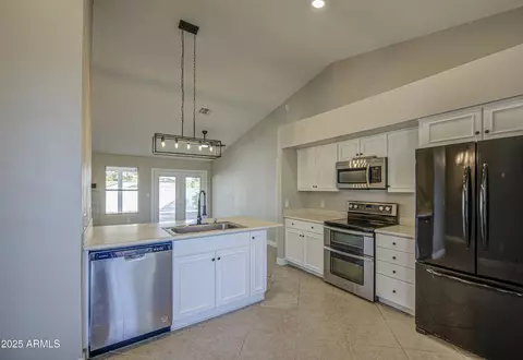 Kitchen - 1457 E Utopia Rd, Phoenix, AZ 85024 photo 2 of 3