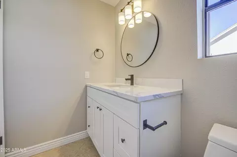 Bath - 1457 E Utopia Rd, Phoenix, AZ 85024 photo 2 of 5