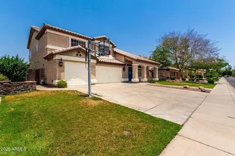 Exterior - 3772 E Leah Ln, Gilbert, AZ 85234 photo 4 of 9
