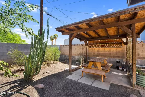 Exterior - 1233 E Desert Cove Ave, Phoenix, AZ 85020 photo 2 of 10