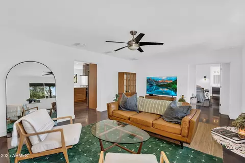 Living - 1233 E Desert Cove Ave, Phoenix, AZ 85020 photo 2 of 3