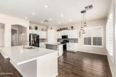 Kitchen - 4095 E Harrison St, Gilbert, AZ 85295 photo 5 of 5