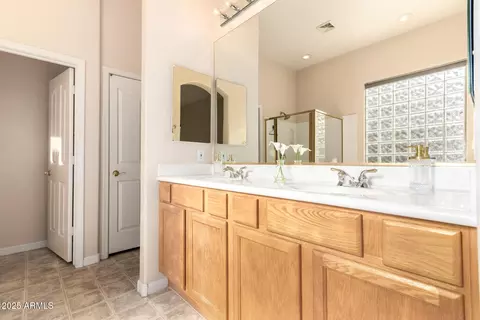 Bath - 4095 E Harrison St, Gilbert, AZ 85295 photo 2 of 5