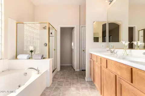 Bath - 4095 E Harrison St, Gilbert, AZ 85295 photo 1 of 5