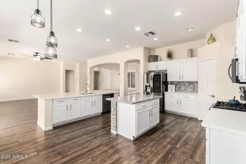 Kitchen - 4095 E Harrison St, Gilbert, AZ 85295 photo 2 of 5