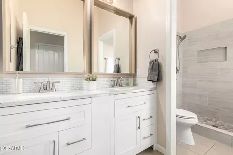 Bath - 4095 E Harrison St, Gilbert, AZ 85295 photo 4 of 5