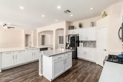 Kitchen - 4095 E Harrison St, Gilbert, AZ 85295 photo 3 of 5